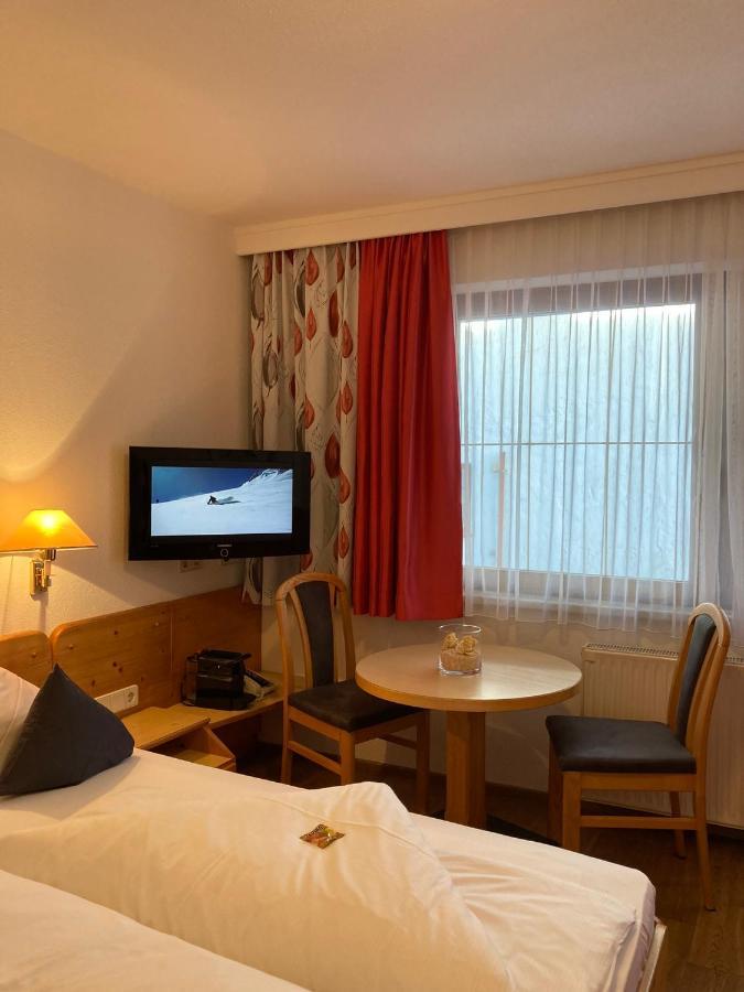 Hotel Am Roemerweg Fiss Exterior photo