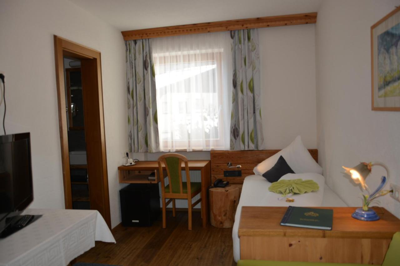 Hotel Am Roemerweg Fiss Exterior photo