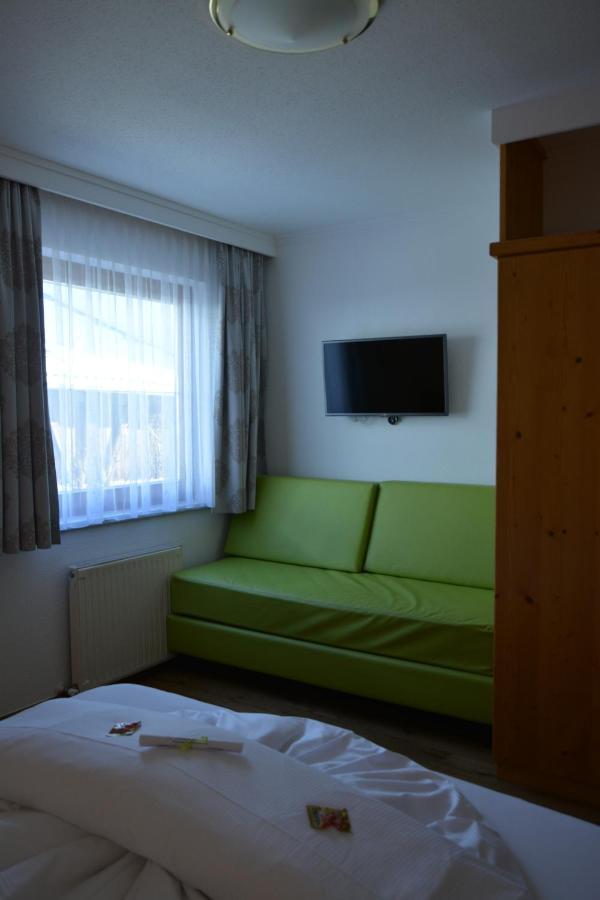 Hotel Am Roemerweg Fiss Exterior photo